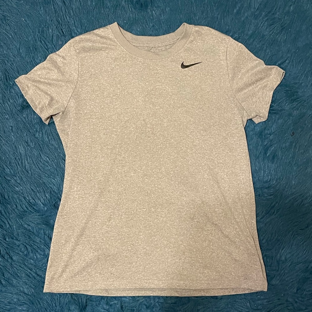 Gray nike top medium